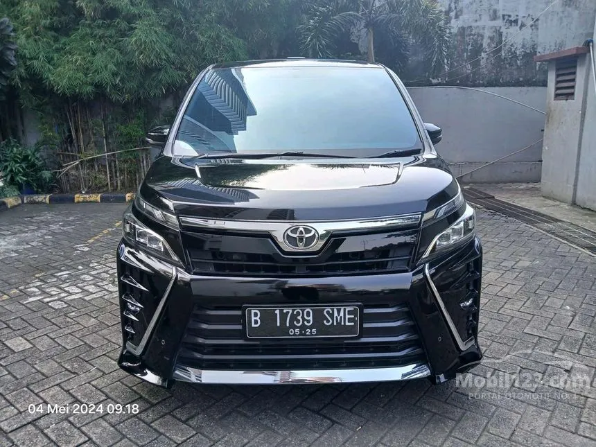 Jual Mobil Toyota Voxy 2019 2.0 di Banten Automatic Wagon Hitam Rp 364.000.000
