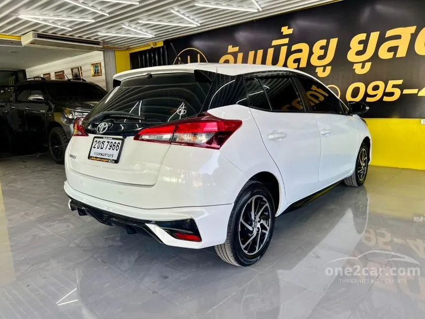 2022 Toyota YARIS Sport Hatchback