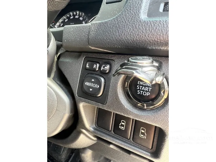 2018 Toyota VENTURY V Van