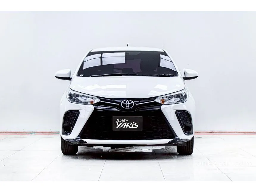 2022 Toyota YARIS Entry Hatchback