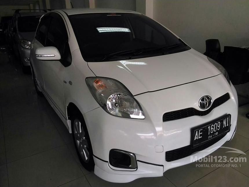 Jual Mobil  Toyota  Yaris  2013 E 1 5 di Jawa Timur Manual 