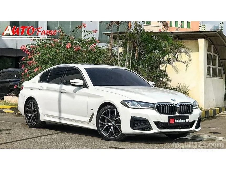 Jual Mobil BMW 520i 2022 M Sport 2.0 di DKI Jakarta Automatic Sedan Putih Rp 825.000.000