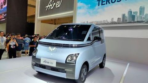 Makin Murah Saja, Varian Terendah Mobil Listrik Wuling Air EV Turun Harga!