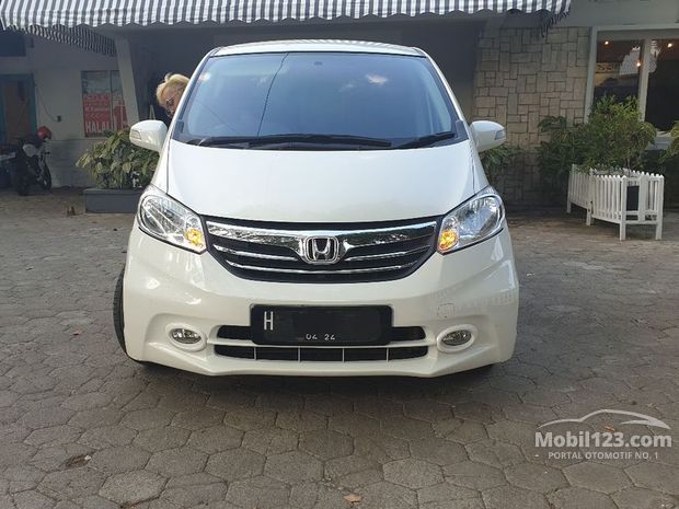 Honda Freed Mobil bekas dijual di Jawa-tengah Indonesia Honda Freed Mobil bekas dijual di Jawa-tengah Indonesia