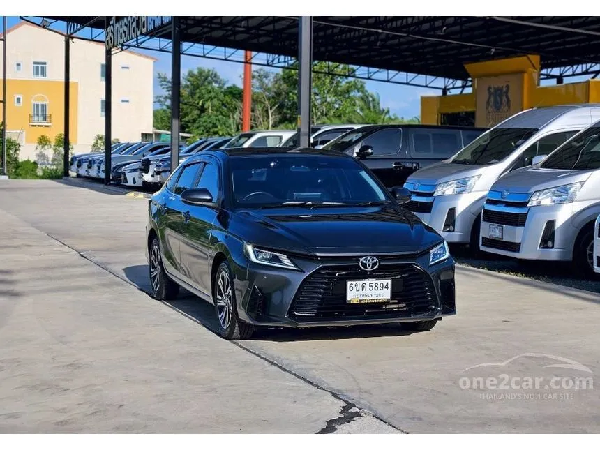 2025 Toyota Yaris Ativ Premium Sedan