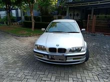 2000 BMW 323i 2.5 Sedan