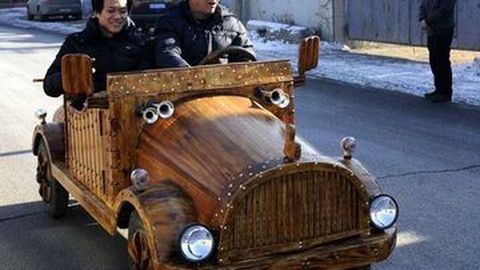 Mobil Kayu Unik dari China