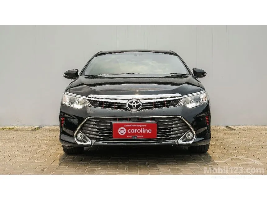2017 Toyota Camry V Sedan
