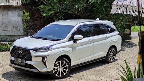 Berburu Mobil MPV Terbaru? Harga Toyota Veloz Cukup Menggiurkan