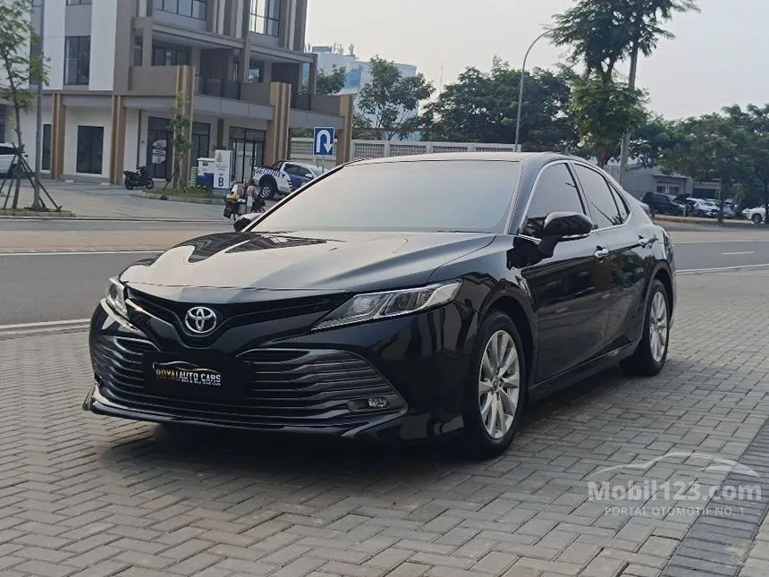 2021 Toyota Camry V Sedan
