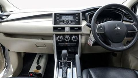 Tips Gampang dan Murah Rawat Interior Mobil agar Tak Kusam