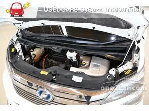 2013 Toyota VELLFIRE 2.4 Hybrid E-Four Van