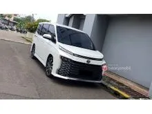 2022 Toyota Voxy 2.0 MPV - Banyak Bonus Harga Terbaik ( garansi 5 tahun )