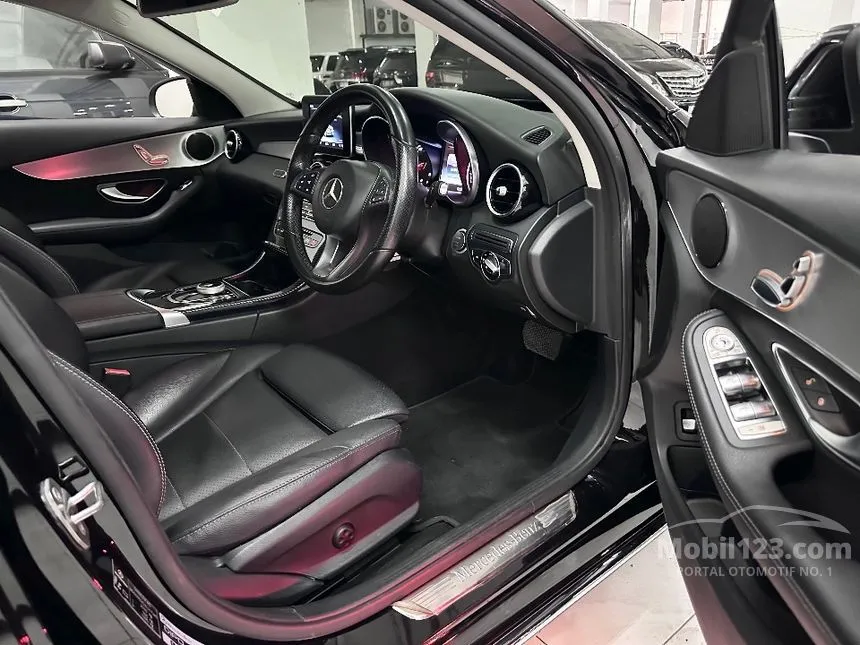 2016 Mercedes-Benz C200 Avantgarde Sedan