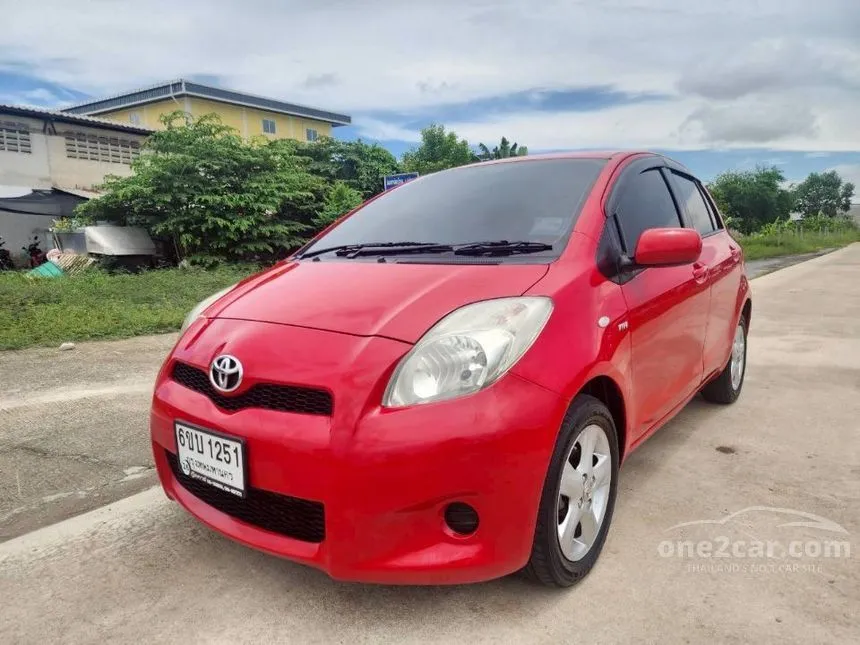 2012 Toyota YARIS J Hatchback