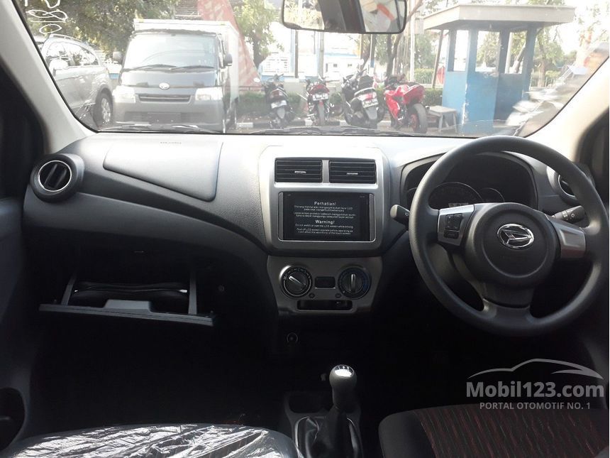 Jual Mobil  Daihatsu  Ayla  2019 R Deluxe 1 2 di DKI Jakarta 