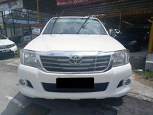 2013 Toyota Hilux 2.5 Full SPEC DVD REVERSE CAM NO OFFROAD