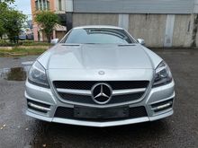 Promo Harga Lebaran Mercedes Benz SLK200 AMG 2011 Bright Silver On Red