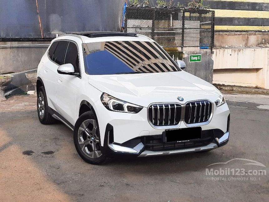 Jual Mobil BMW X1 2023 sDrive18i xLine 1.5 di DKI Jakarta Automatic SUV ...