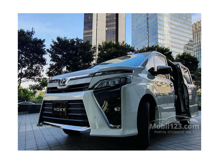 2020 Toyota Voxy Wagon