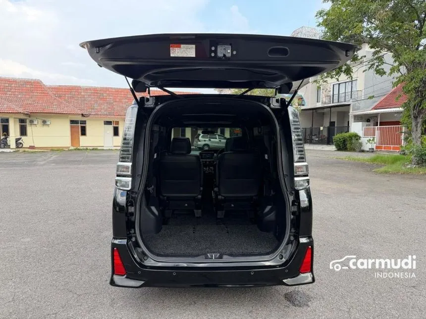 2018 Toyota Voxy MPV