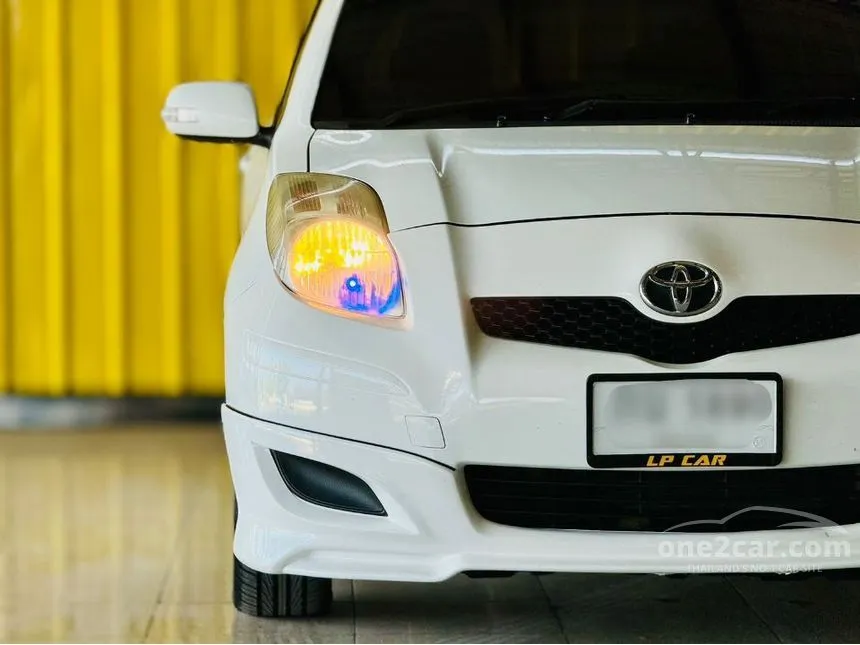 2013 Toyota Yaris E Hatchback