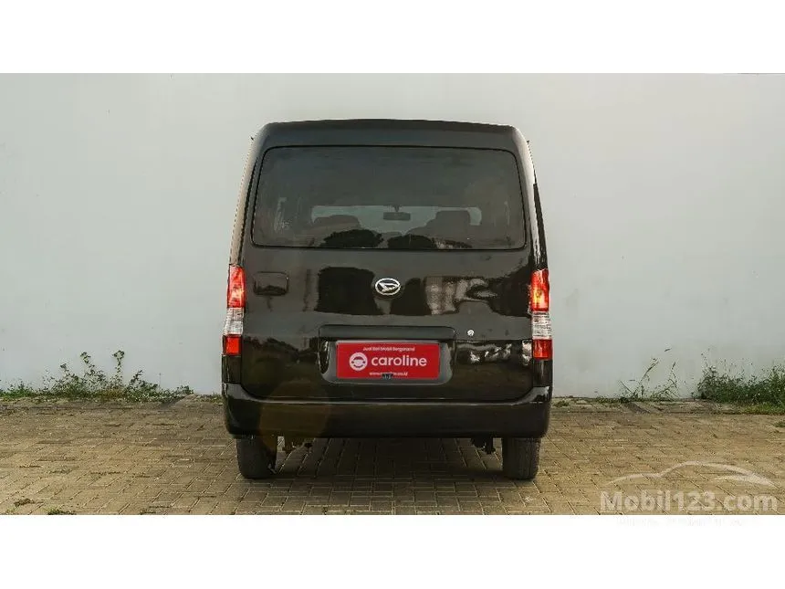 2021 Daihatsu Gran Max Mini Bus D Van