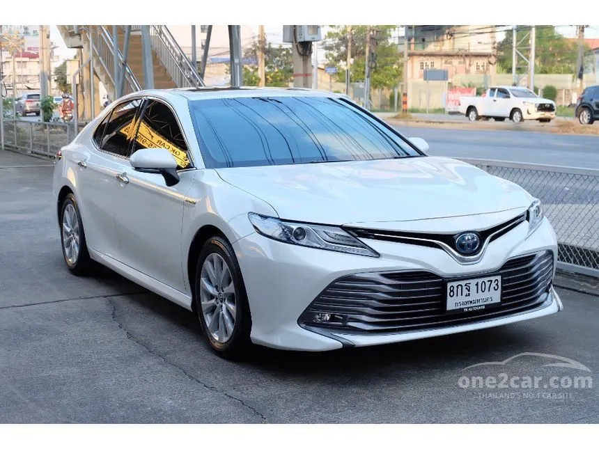 2019 Toyota CAMRY Hybrid Premium Sedan