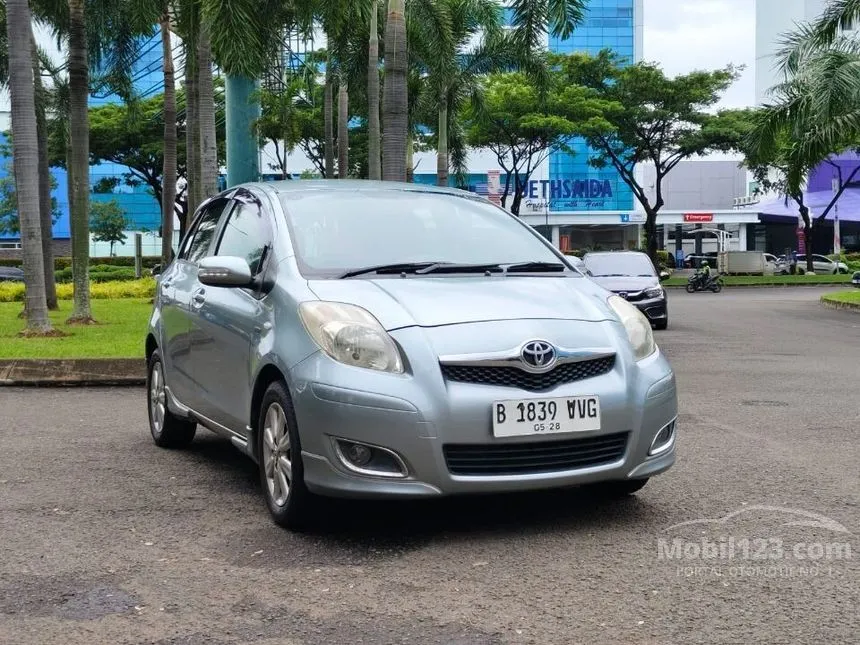 Jual Mobil Toyota Yaris 2011 E 1.5 di Banten Automatic Hatchback Silver Rp 100.000.000
