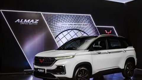 Wuling Almaz Limited Edition Cuma 100 Unit, Ini Harga dan Bedanya