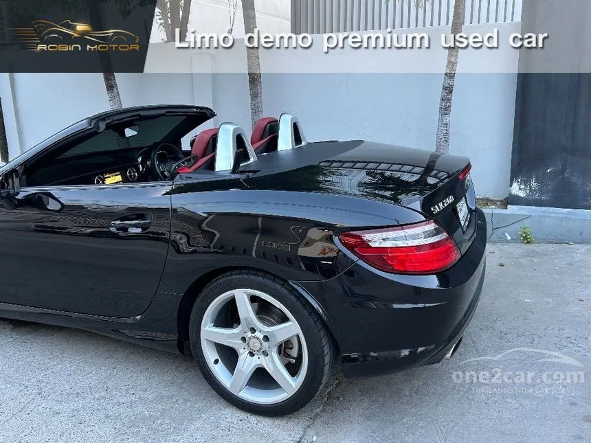 2012 Mercedes-Benz SLK200 AMG Dynamic BlueEFFICIENCY Convertible