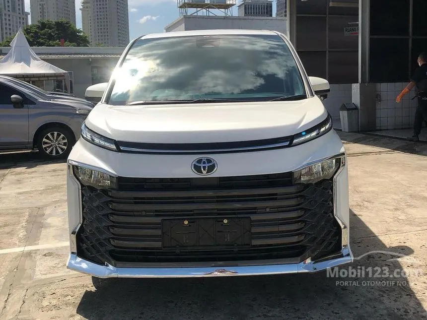 Jual Mobil Toyota Voxy 2023 2.0 di DKI Jakarta Automatic Van Wagon Putih Rp 602.000.000