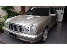 1996 Mercedes-Benz E230 2.3 W210 2.3 Manual Sedan