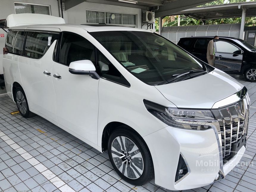 Toyota alphard 2020 года