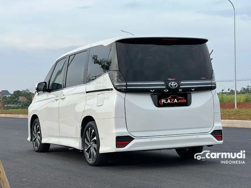 2022 Toyota Voxy Wagon