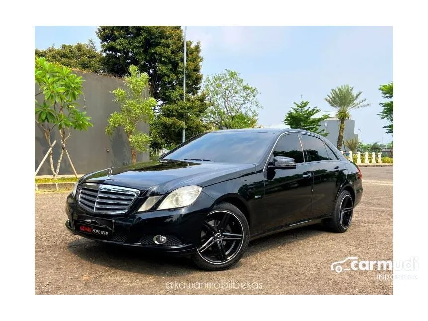 2010 Mercedes-Benz E200 CGI Sedan