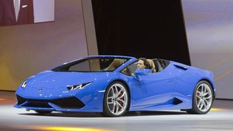 Kibarkan Rambut dengan Lamborghini Huracan LP 610-4 Spyder