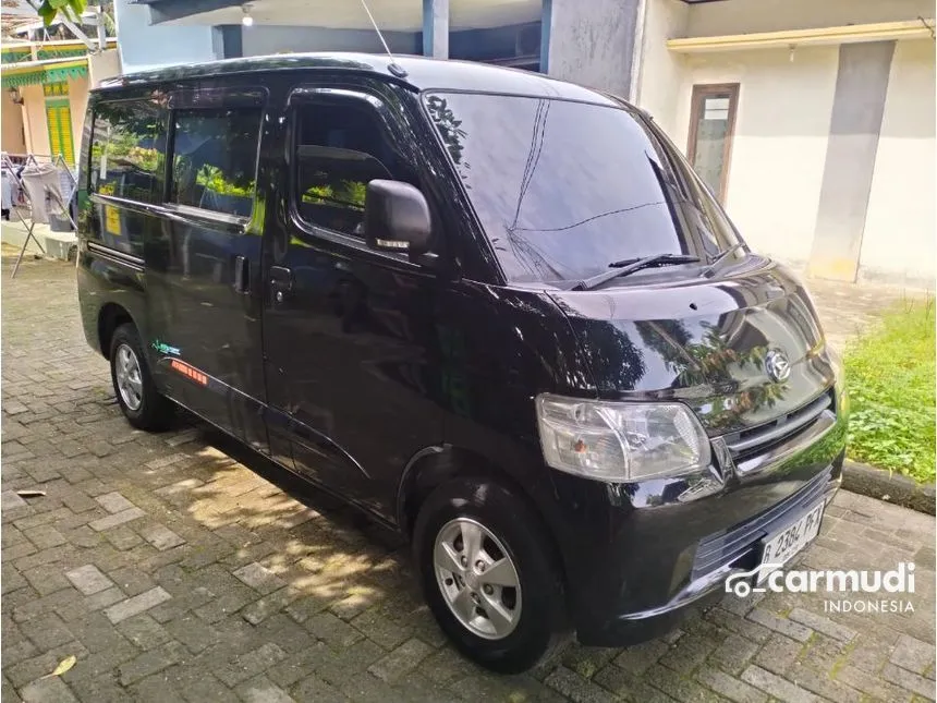 2020 Daihatsu Gran Max Mini Bus D Van