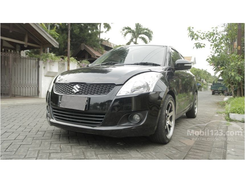 Jual Mobil  Suzuki  Swift  2013 GX 1 4 di Jawa Timur 