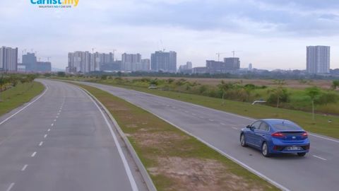 Video: Hyundai Ioniq On The Wrong Side Of The Road… Driven By Roda Pusing!