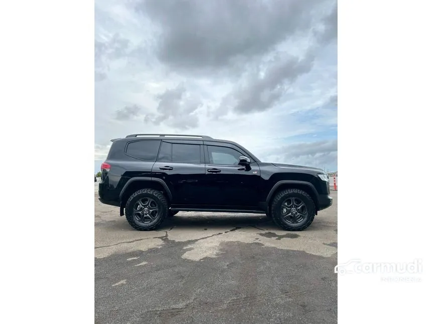 2025 Toyota Land Cruiser 300 GR-S SUV