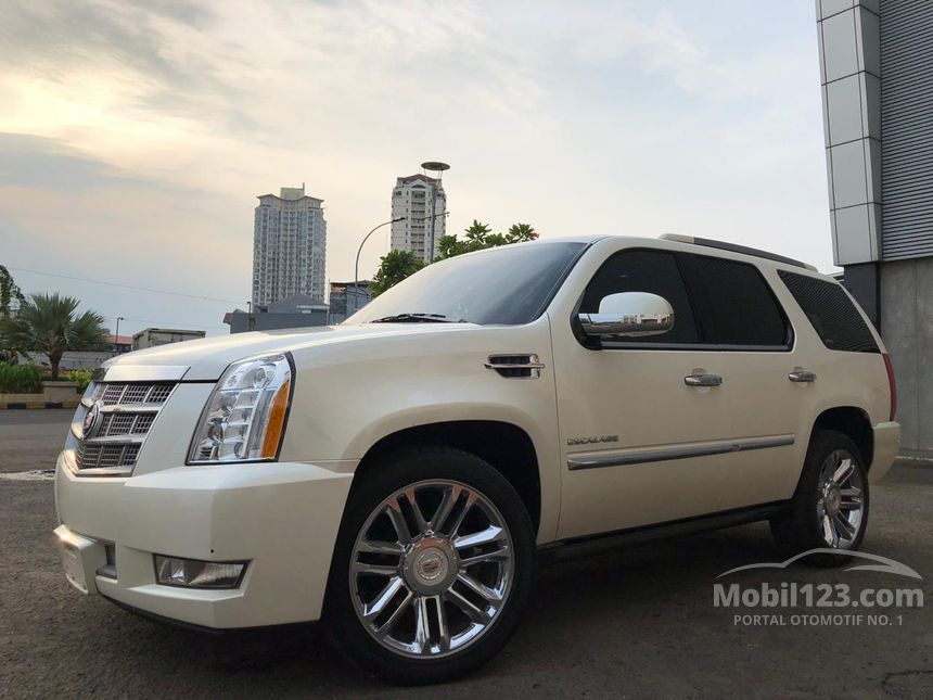 Jual Mobil Cadillac Escalade 2011 6 2 di DKI Jakarta 