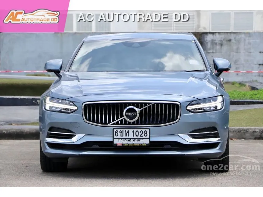 2018 Volvo S90 T8 Inscription Sedan