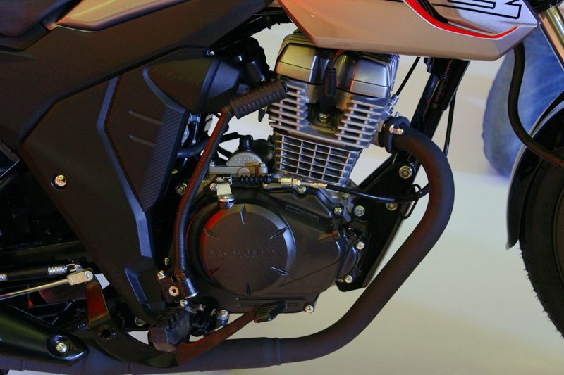 Galeri Foto All-new Honda CB150 Verza 12