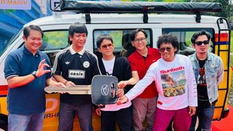 D’Masiv Punya Mobil Baru! Gran Max City Pop Diserahkan di ‘Daihatsu Kumpul Sahabat Malang 2025’