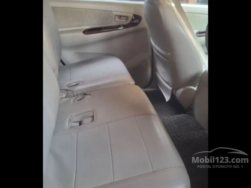 2011 Toyota Kijang Innova E MPV