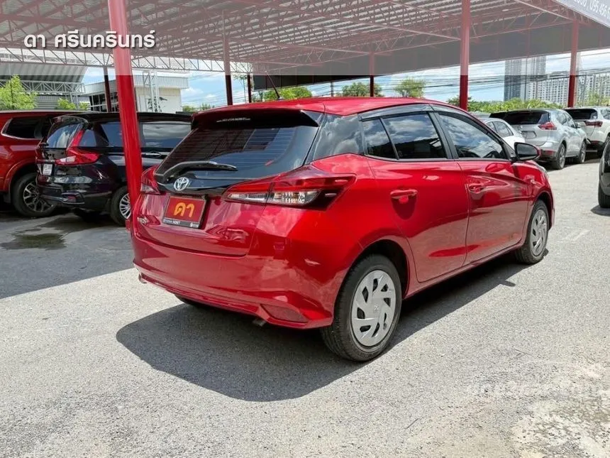 2022 Toyota YARIS Entry Hatchback