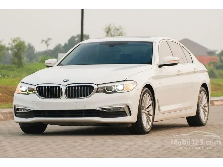 2017 BMW 530i Luxury Sedan