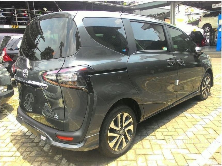 Jual Mobil  Toyota  Sienta  2019 Q 1 5 di Jawa Timur 