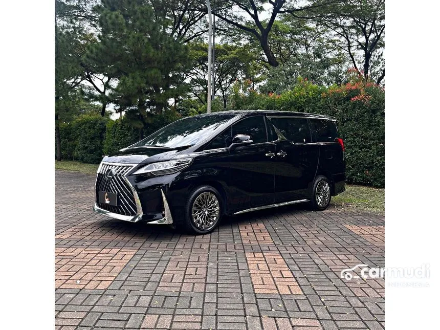 2023 Lexus LM 350 4 Seater MPV